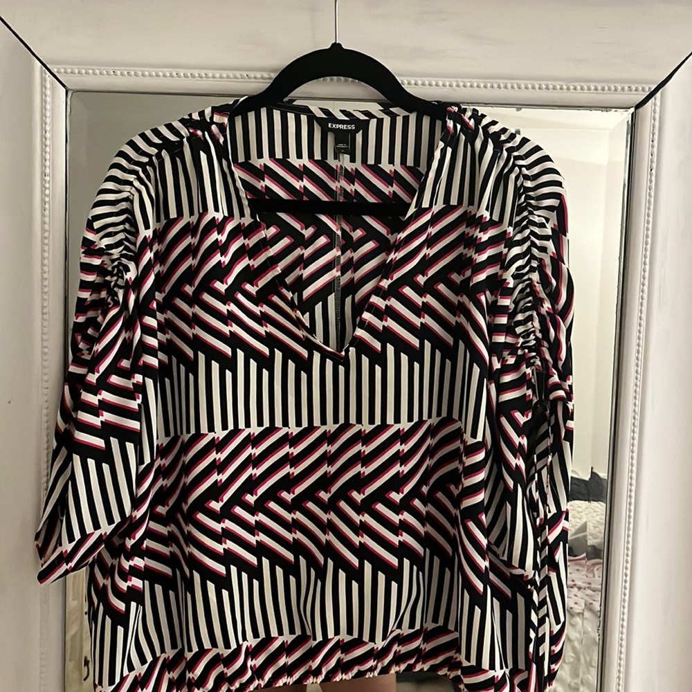 V Neck Tie Sleeve Banded Bottom Top